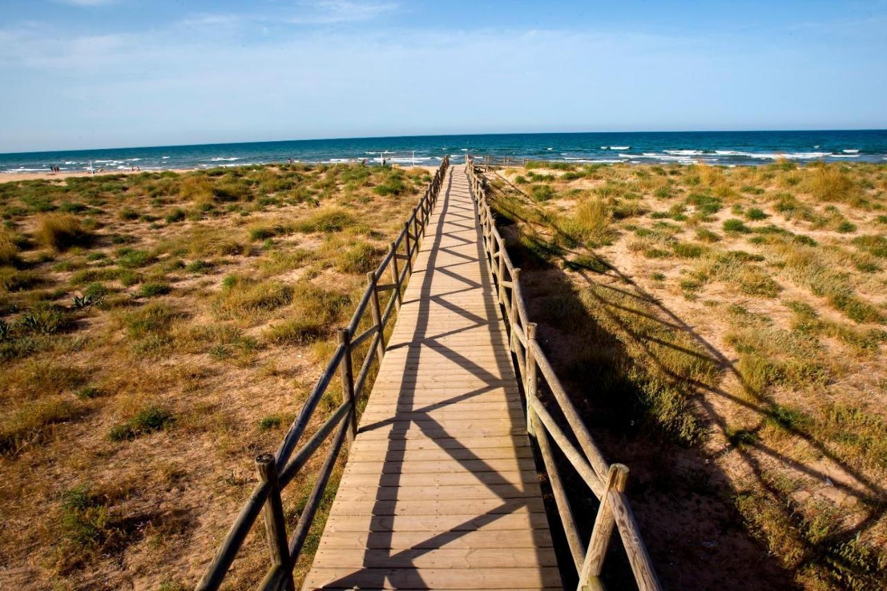 Aigua Blava Primera Linea - Alquiler Solo Familias Playa de Gandia المظهر الخارجي الصورة