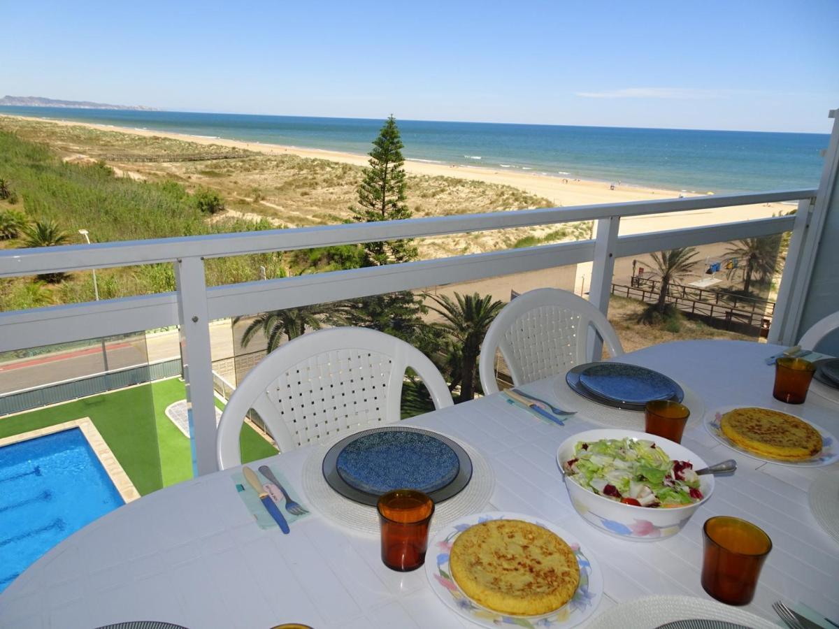 Aigua Blava Primera Linea - Alquiler Solo Familias Playa de Gandia المظهر الخارجي الصورة