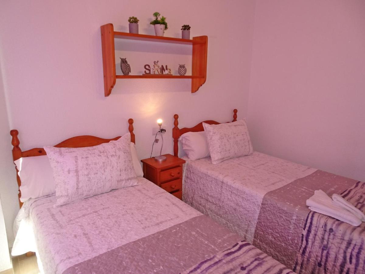 Aigua Blava Primera Linea - Alquiler Solo Familias Playa de Gandia المظهر الخارجي الصورة